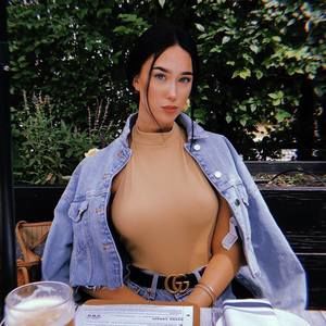 Meet your Posher, Tania